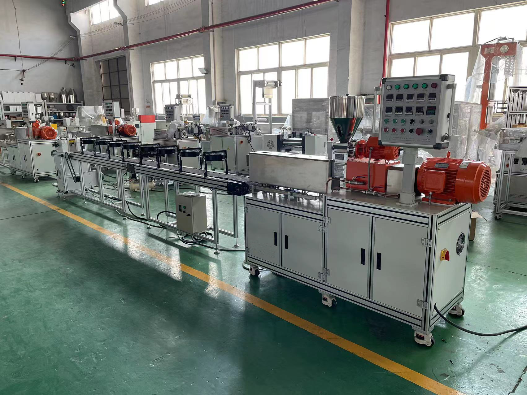 Twin screw extruder PTS22