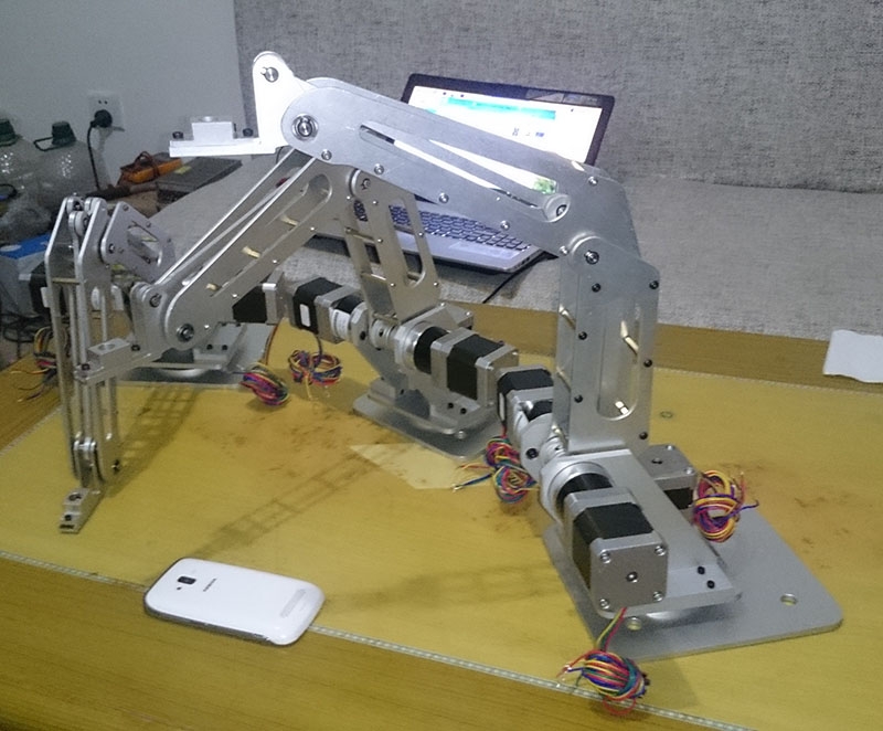 BotDigg Robot Arm