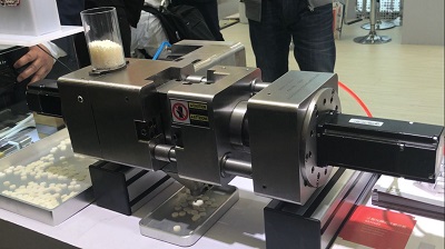 low pressure molding machine